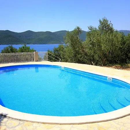 Apartment Seaside Apartments With A Swimming Pool Viganj, Peljesac - 260